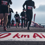 10 km aix les bains 2025 : coureurs au départ sur l’esplanade du lac